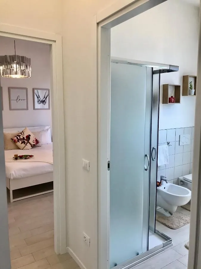 Appartamento Locchi Suite_ Careggi/Meyer/Tramvia a due passi! Firenze Italia